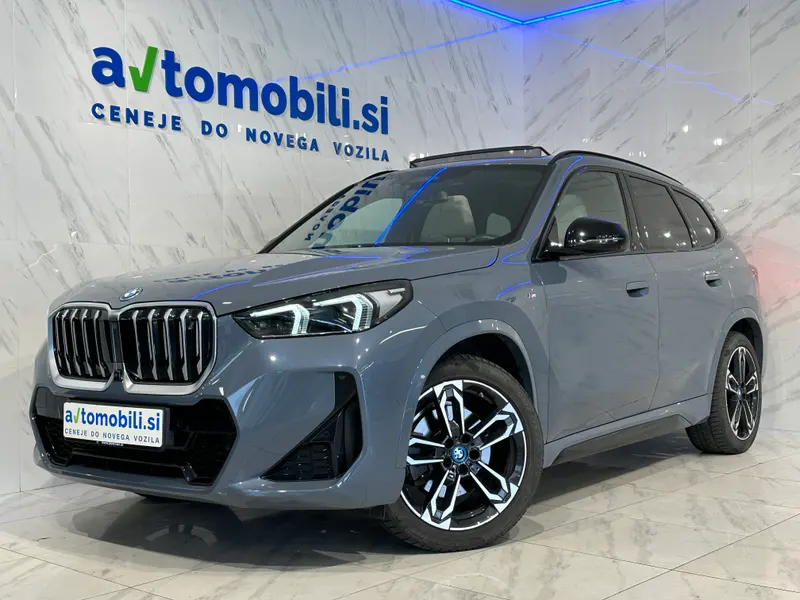 BMW iX1