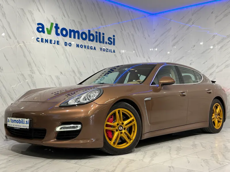 Porsche - Panamera - Hatchback - 368 kW - 2010
