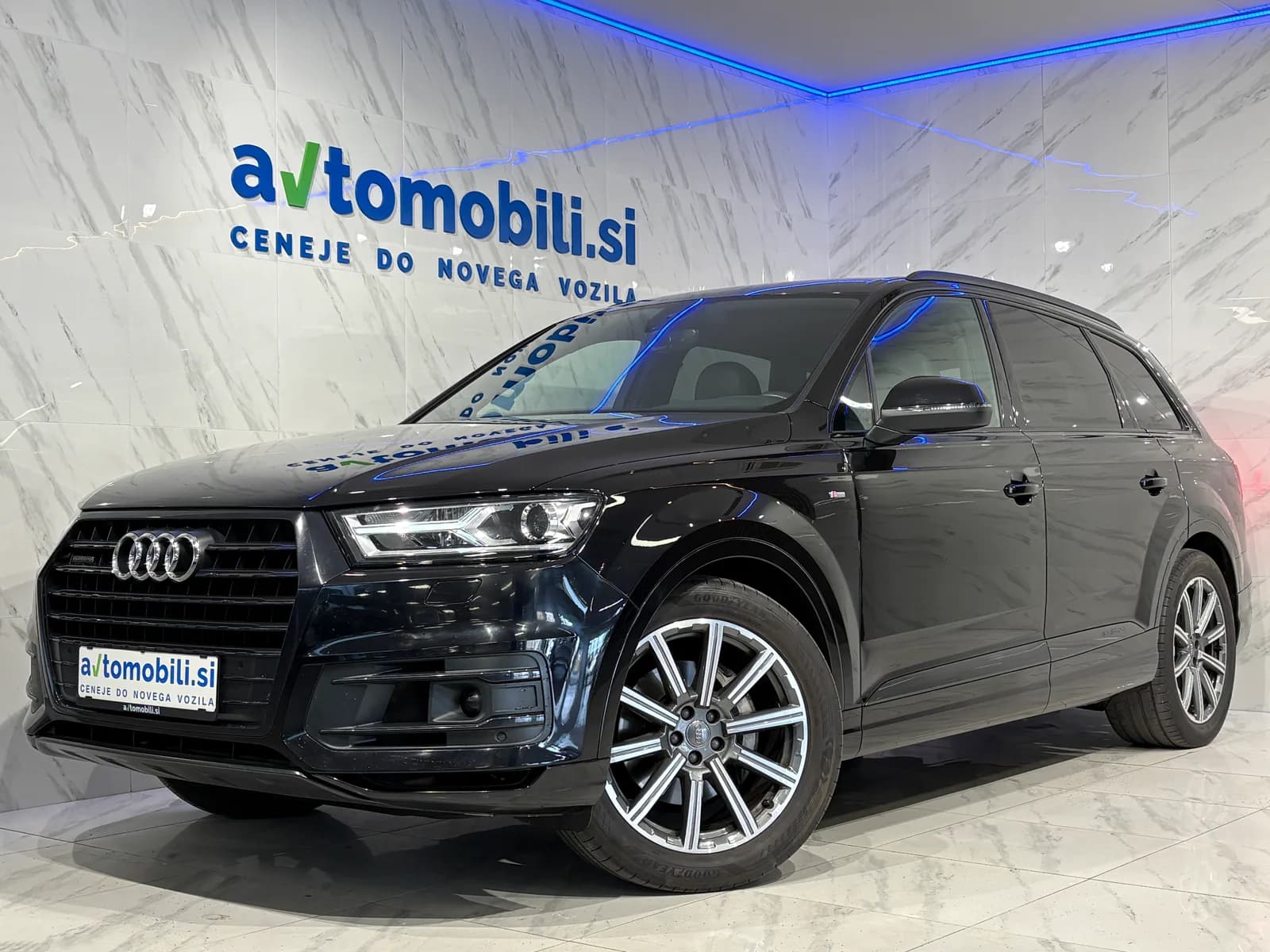 Audi Q7 2018, crna, slika 1
