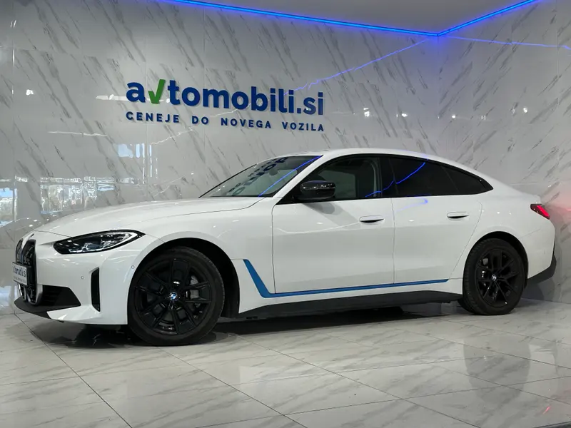 BMW i4 2023, bela, slika 2