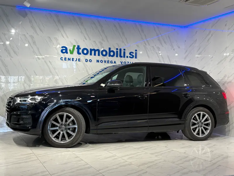 Audi Q7 2018, crna, slika 2