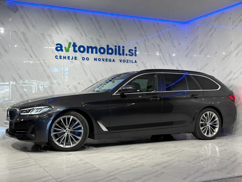 BMW Serija 5 Touring 2023, siva, slika 2