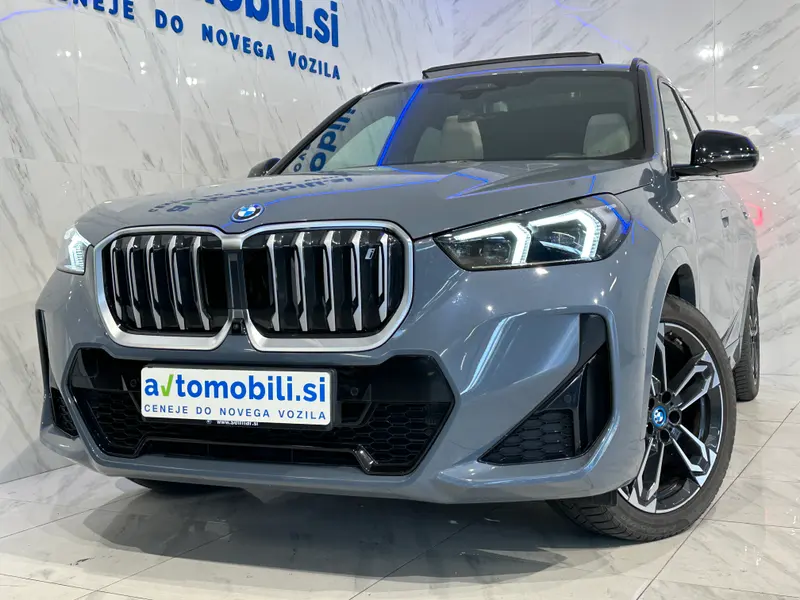 BMW iX1