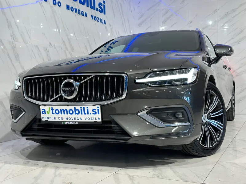 Volvo V60 2021, rjava, slika 3