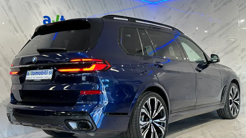 BMW serija X7
