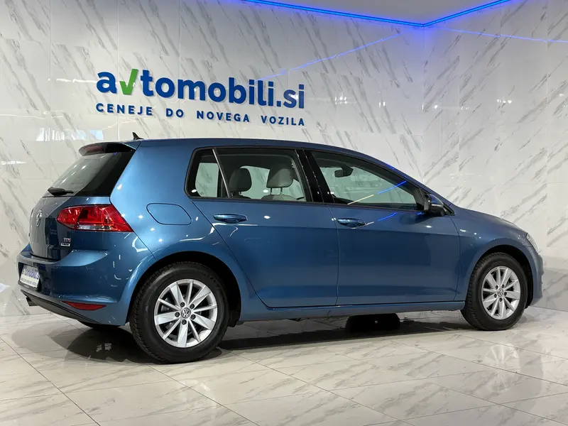 Volkswagen Golf 2016, modra, slika 5