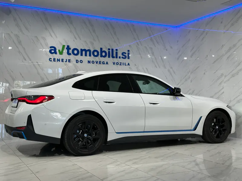 BMW i4 2023, bela, slika 5