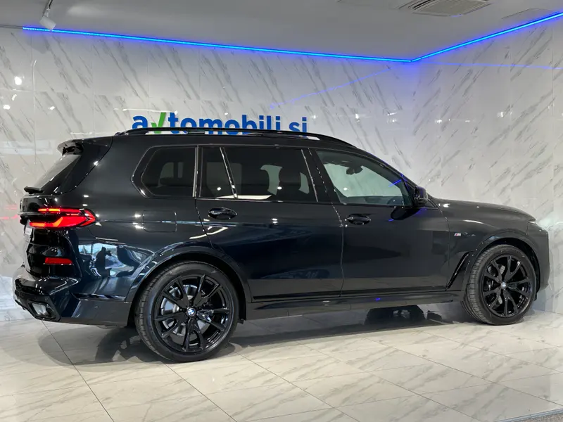 BMW serija X7