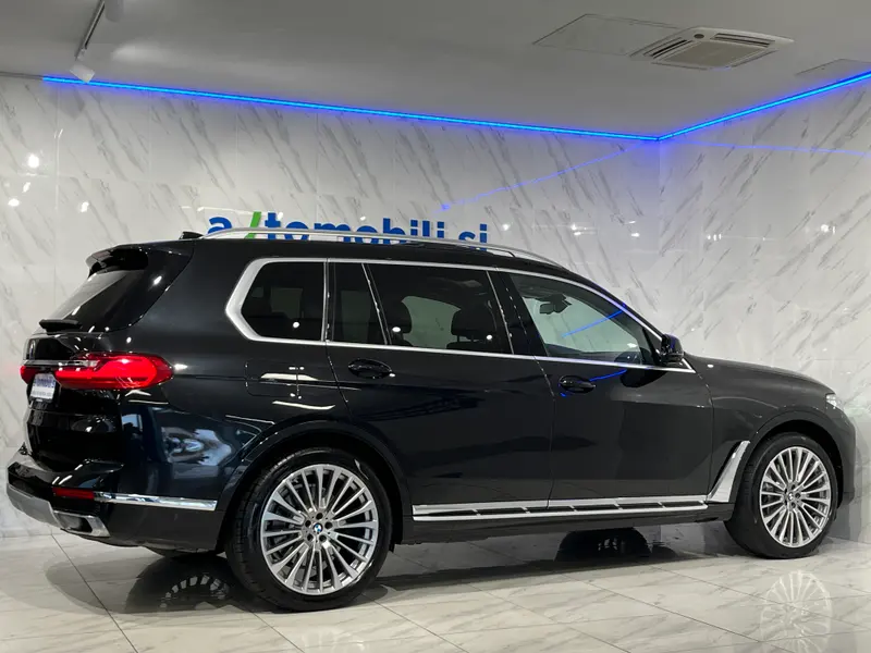 BMW serija X7