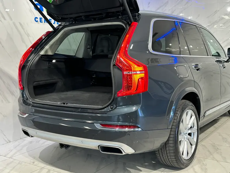 Volvo XC-90