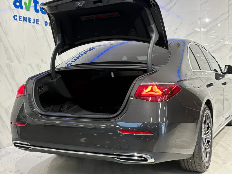 Mercedes-Benz E-klasa 2023, slika 7