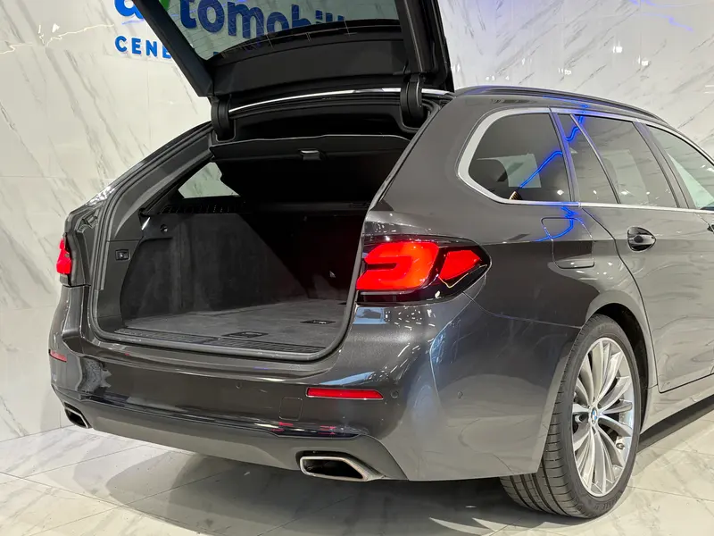 BMW Serija 5 Touring 2023, siva, slika 7
