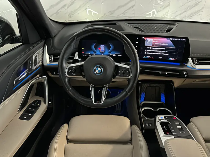 BMW iX1