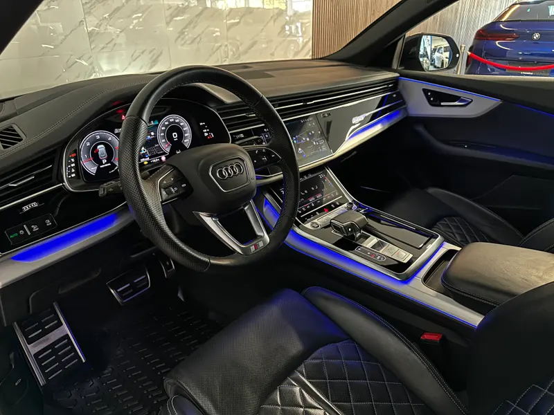 Audi Q8