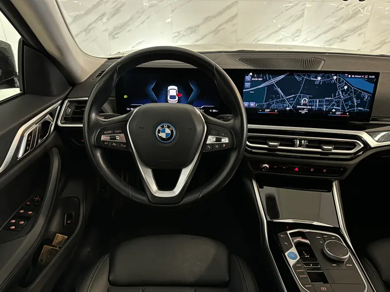 BMW i4 2023, bela, slika 8