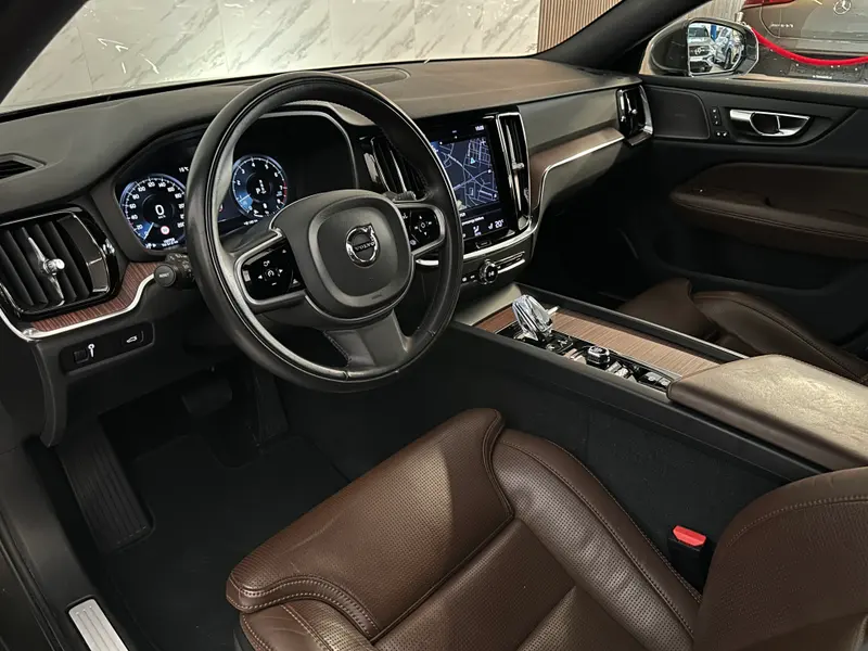 Volvo V60 2021, rjava, slika 8