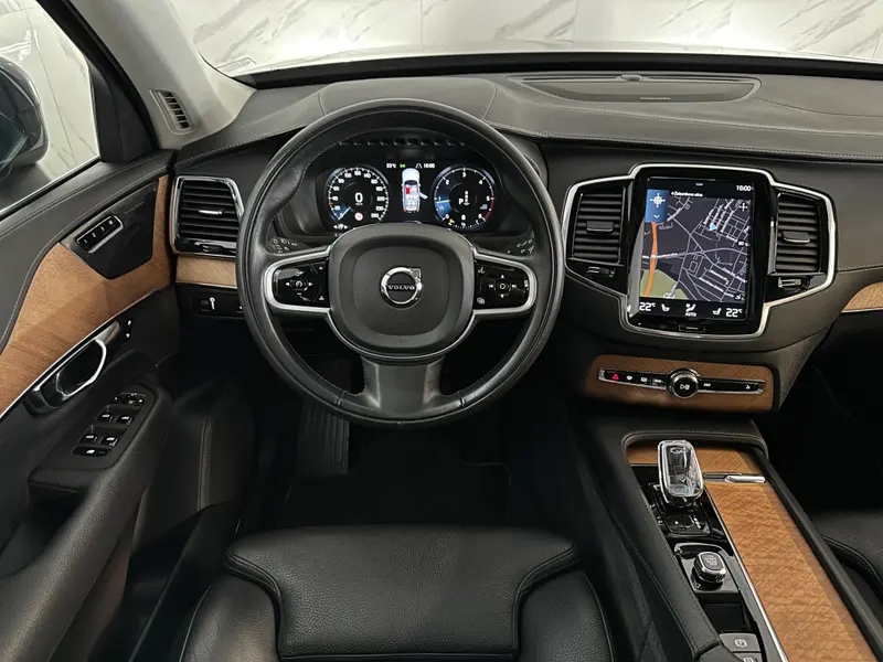 Volvo XC-90