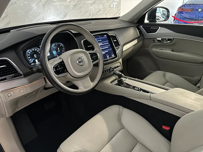 Volvo XC-90