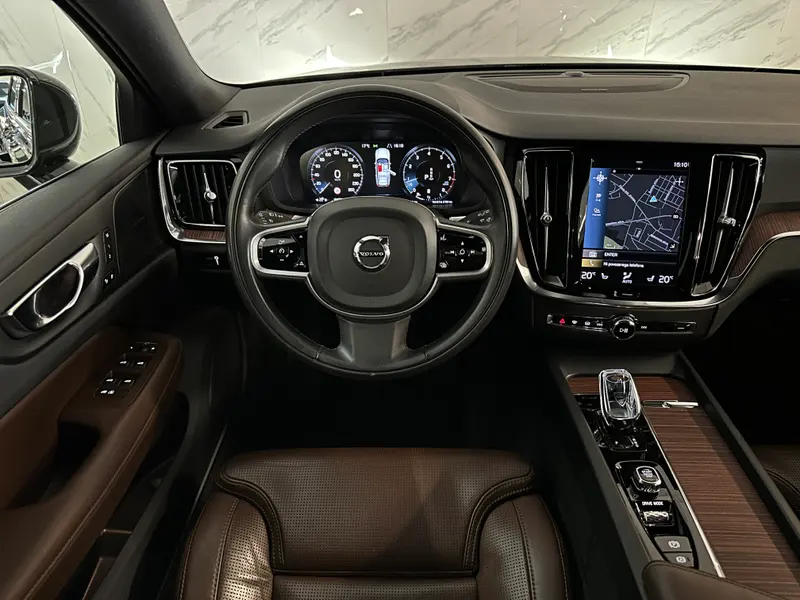 Volvo V60 2021, rjava, slika 9