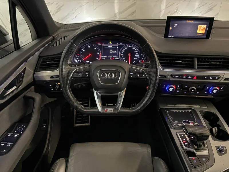 Audi Q7 2018, crna, slika 9