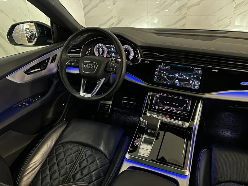Audi Q8