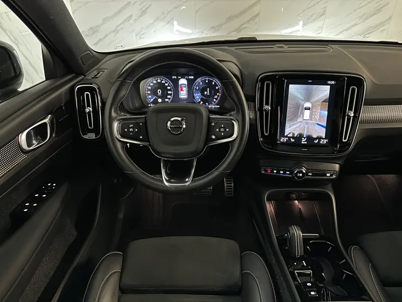Volvo XC40 2021, bela, slika 10