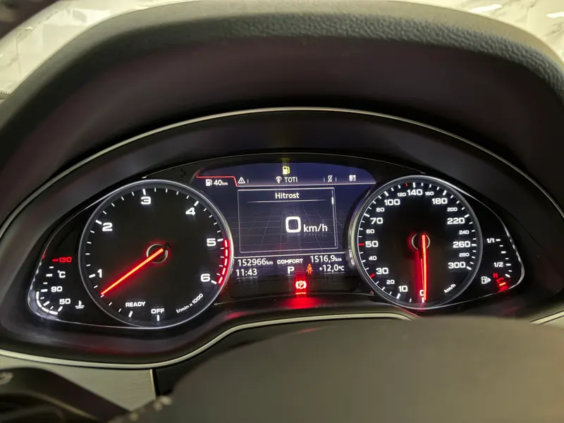 Audi Q7 2018, crna, slika 10