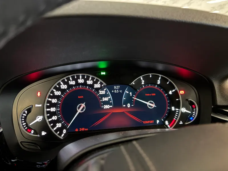 BMW Serija 5 Touring 2018, bela, slika 10