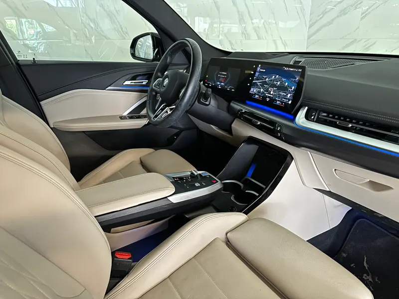 BMW iX1