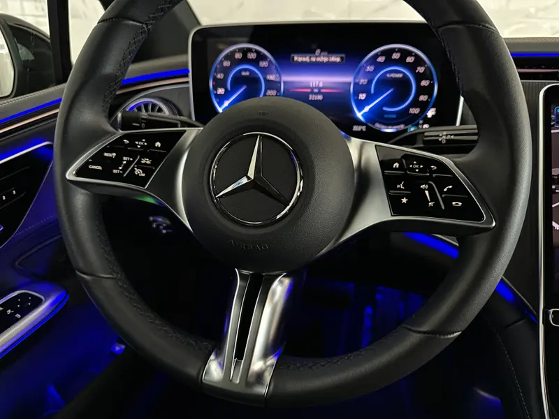 Mercedes-Benz EQE 300