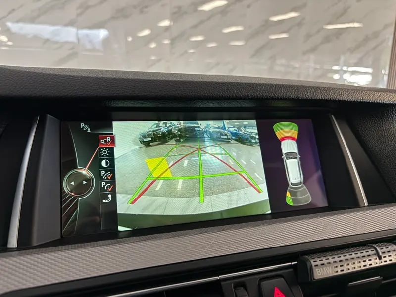 BMW Serija 5 2014, bela, slika 12
