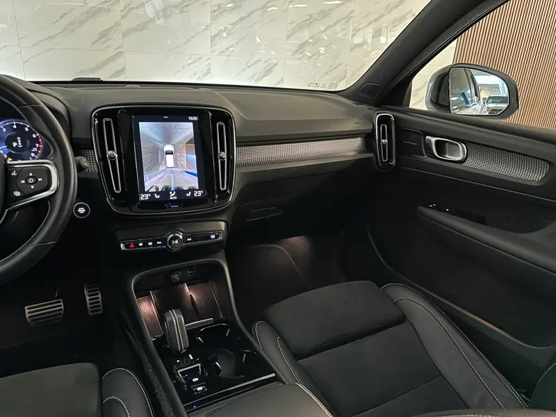 Volvo XC40 2021, bela, slika 12