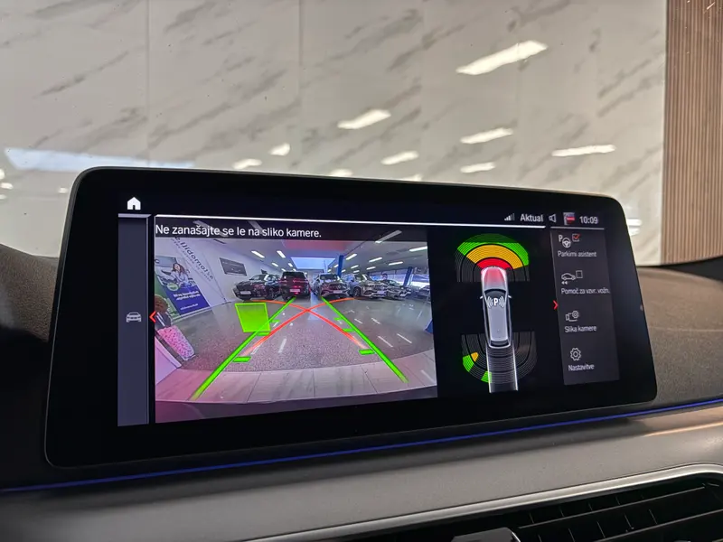 BMW Serija 5 Touring 2023, siva, slika 12