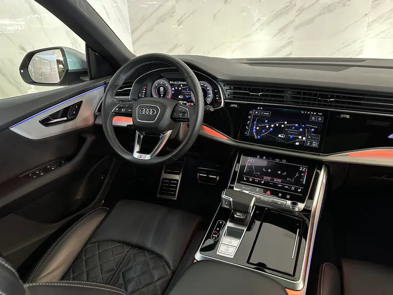 Audi Q8