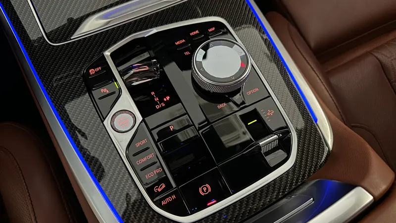 BMW serija X7