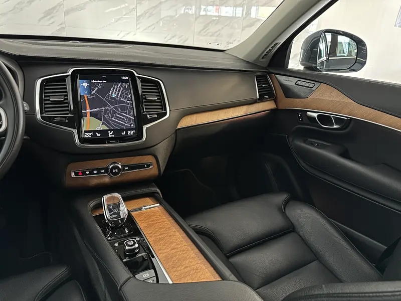 Volvo XC-90