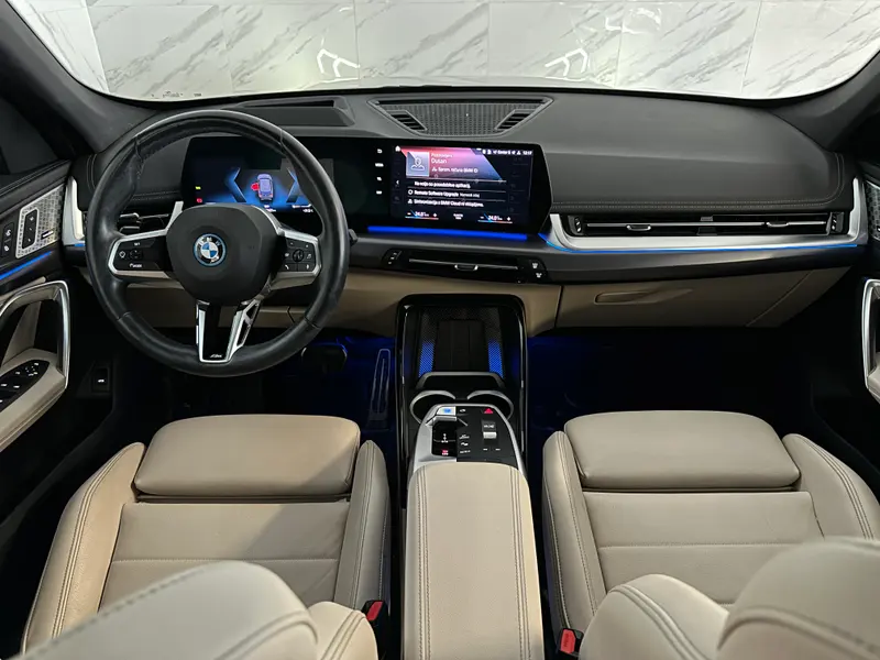 BMW iX1