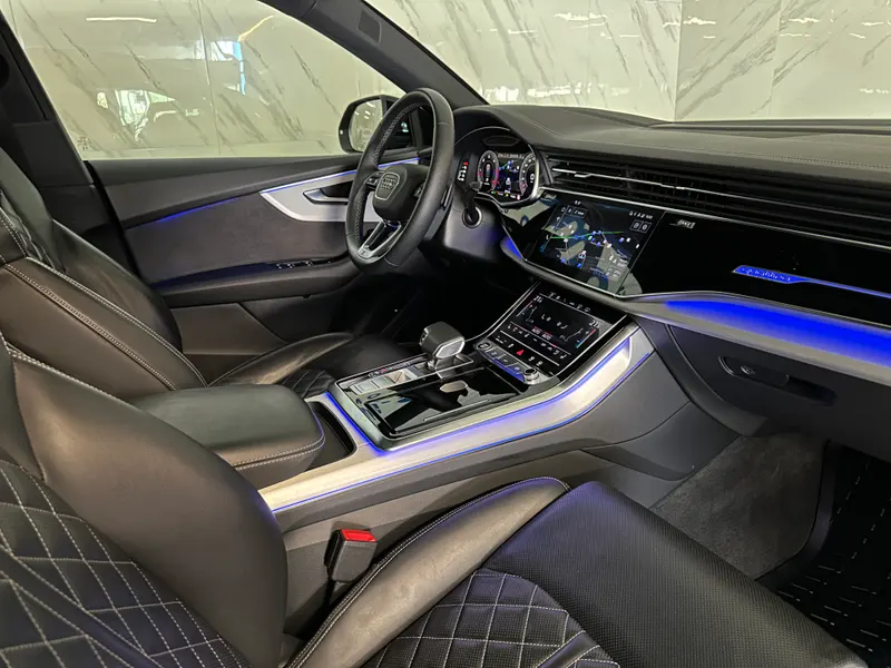 Audi Q8