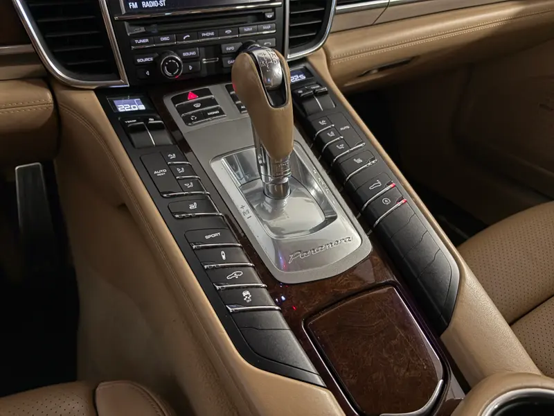 Porsche Panamera 2010, smeđa, slika 14