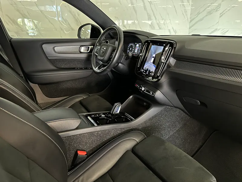 Volvo XC40 2021, bela, slika 14