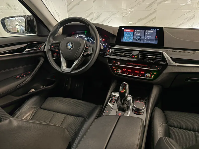 BMW Serija 5 Touring 2018, bela, slika 13