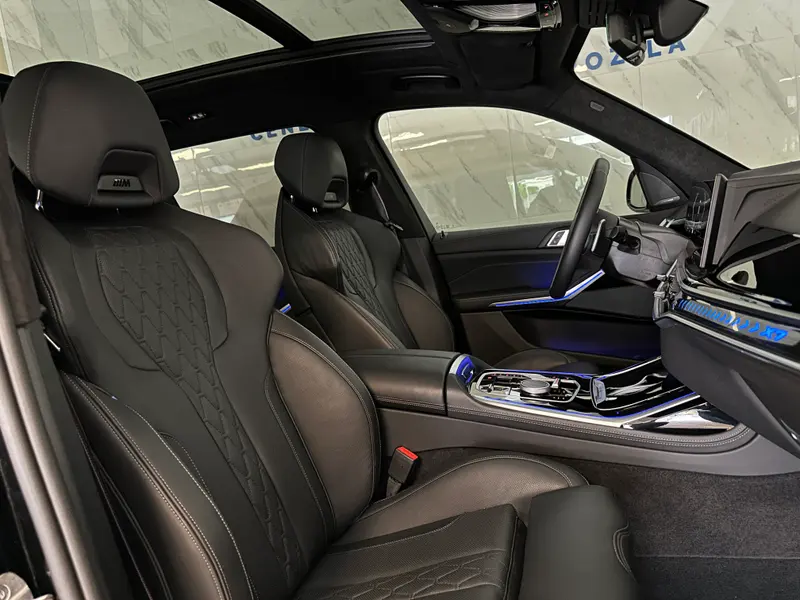 BMW serija X7