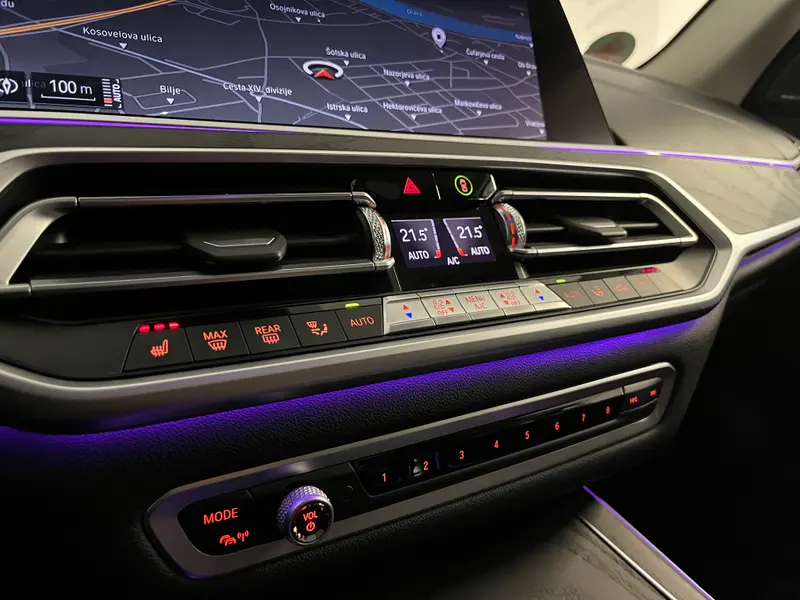 BMW serija X7