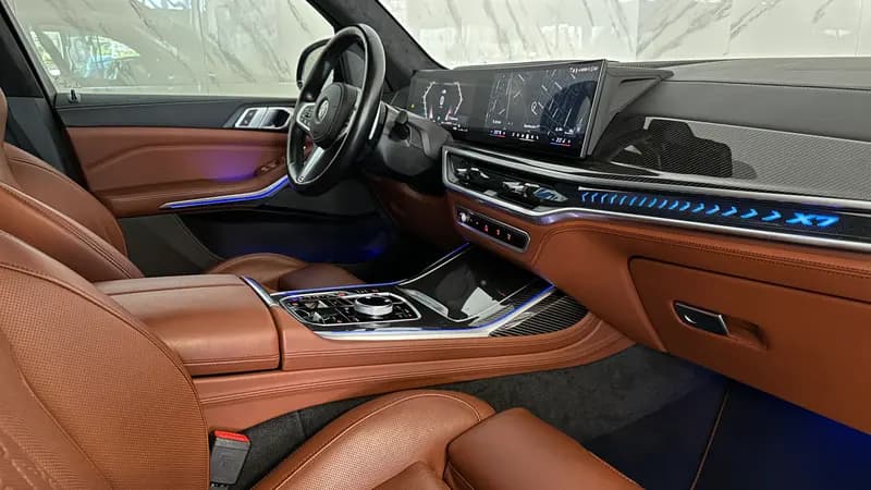 BMW serija X7