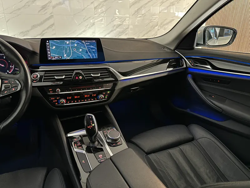 BMW Serija 5 2019, slika 14