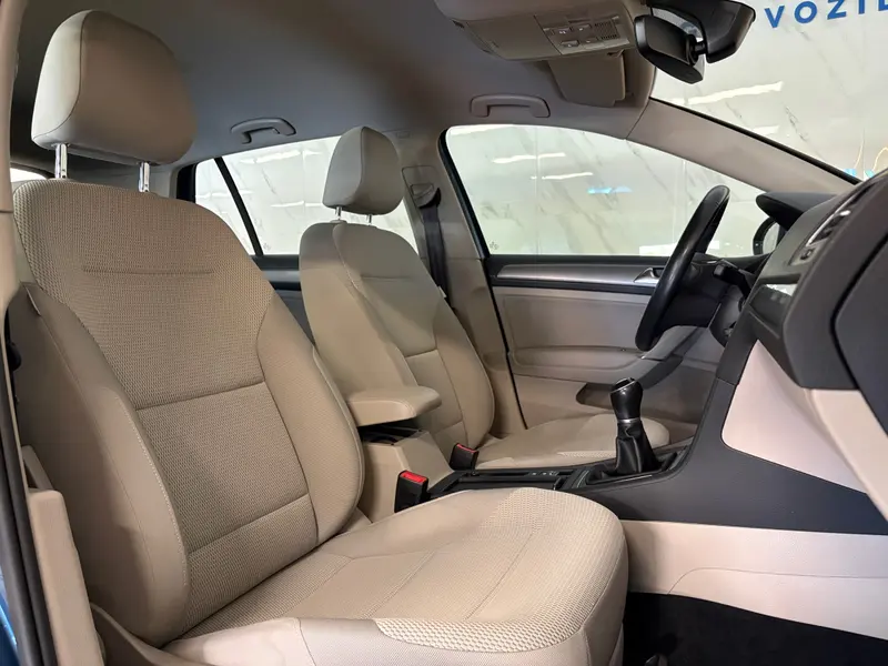 Volkswagen Golf 2016, modra, slika 15