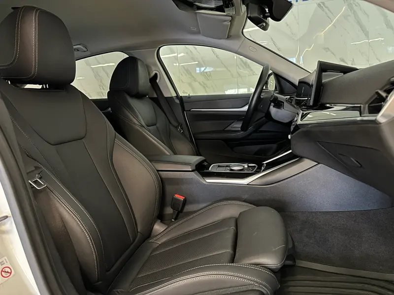 BMW i4 2023, bela, slika 15