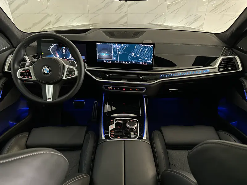 BMW serija X7