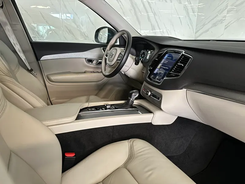 Volvo XC-90