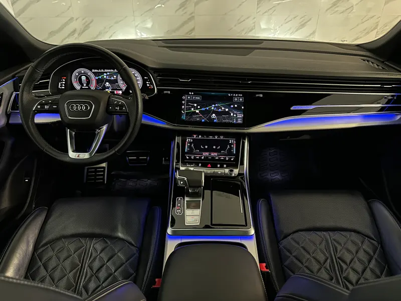 Audi Q8
